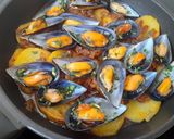 Foto del paso 4 de la receta: Patatas guisadas con mejillones
