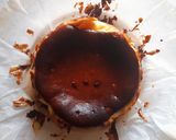 Foto langkah ke 6 dari resep Basque Burnt Cheesecake.