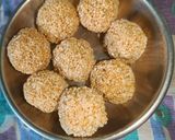 A picture of step 2 of Murmura jaggery Ladoo.