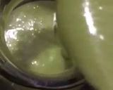 Foto langkah ke 2 dari resep Banana Wheatgrass Smoothie.