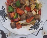 Foto langkah ke 5 dari resep Saikoro paprika tumis.
