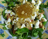 Foto del paso 3 de la receta: Ensalada con queso, aguacate y cabello de ángel