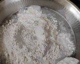 A picture of step 1 of Bhakari of rice flour.