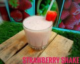 A picture of step 3 of Strawberry Shake.