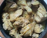 Foto langkah ke 4 dari resep Ayam Ungkep Bumbu Kuning.