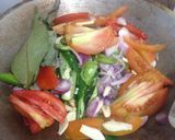 Foto langkah ke 3 dari resep Cabe hijau ikan asin campur pete.