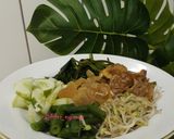 Foto langkah ke 7 dari resep Rujak petis dengan sayuran dan cingur.