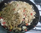 Foto del paso 5 de la receta: Chow mein de pollo (fideos chinos)