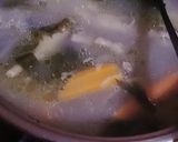 Foto langkah ke 5 dari resep Kaldu Ceker ayam Mpasi.