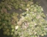 A picture of step 4 of Methi malai matar.