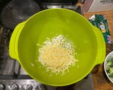 A picture of step 4 of Broccoli, feta and spinach quiche.