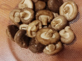 Gulas, setas y huevo poché