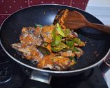 Foto langkah ke 3 dari resep Mangut Ikan Asap Tomat Ijo.