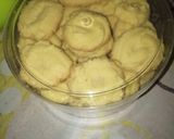 Foto langkah ke 5 dari resep Kue Semprit Sagu Simpel Takaran Sendok.