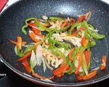 Foto del paso 1 de la receta: Tortilla de fritada de pimientos y cebolla