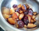 A picture of step 1 of Plum chutney.