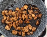 Foto langkah ke 2 dari resep Tumis Ayam Kecap 3 bahan.