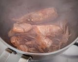 Foto del paso 1 de la receta: Merluza con gambas
