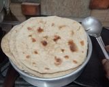 रोटी और आलू की भुजिया (roti aur aaloo ki bhujiya recipe in Hindi) रेसिपी चरण 6 फोटो