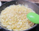 Foto del paso 2 de la receta: Higadito pollo encebollado 🐓 🧅 🧄 🍀🍀🍀