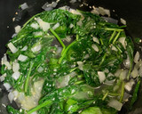 Foto del paso 1 de la receta: Pollo en crema con espinacas