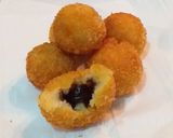 Foto langkah ke 4 dari resep Bola tape isi cokelat mozarella.