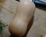 Une image de l'étape 1 de 🌱Butternut Chèvre Miel Thym Ail en chemise.