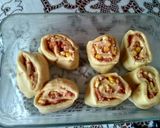 Foto langkah ke 4 dari resep Pizza gulung.