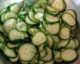 Uborkasaláta recept fázis 3 fotója