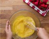 A picture of step 5 of Strawberry Cheese Cake Roll.