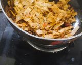 A picture of step 3 of Roti masala.