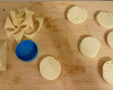Foto del paso 4 de la receta: Brochetas de calabacín con queso Ronkari