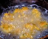 A picture of step 2 of Onions bhajiya.