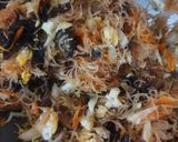 Foto langkah ke 5 dari resep Tumis Bihun, sayuran dan Jamur Kuping.