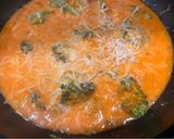 A picture of step 4 of Gochujang, broccoli and cheese omelette.
