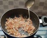 A picture of step 5 of Muttor paneer with laccha paratha.