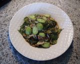 Foto langkah ke 4 dari resep Tumis Teri Pete Kemangi.