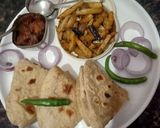 रोटी और आलू की भुजिया (roti aur aaloo ki bhujiya recipe in Hindi) रेसिपी चरण 8 फोटो