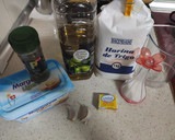 Foto del paso 1 de la receta: Paninis con mantequilla de ajo