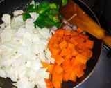 A picture of step 5 of Spicy Vegetable Salad.