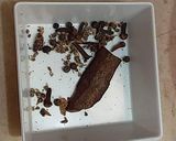A picture of step 2 of Bachy hoye gosht ky kabab (leftover meat ky kabab).