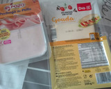 Foto del paso 2 de la receta: Espirales de hojaldre rellenos de pavo y queso