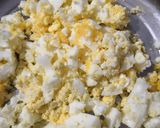 A picture of step 1 of Boiled scrambled egg with nimbu sharbat.