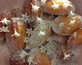 Une image de l'étape 4 de Petites madeleines aux fleurs blanches.