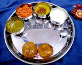 दाल-बाफले-गुजराती कढ़ी (dal bafle gujrati kadhi recipe in Hindi) रेसिपी चरण 16 फोटो