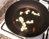 Foto del paso 6 de la receta: Lubina a la sal con gulas y patata cocida