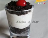A picture of step 1 of Oreo Glass Cheesecake.