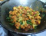 A picture of step 4 of Gobhi Aloo.