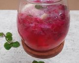 Foto langkah ke 4 dari resep Dragon Mango Lemonade.