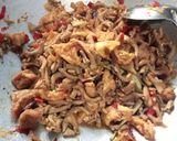 Foto langkah ke 4 dari resep Oseng tahu usus ayam.
